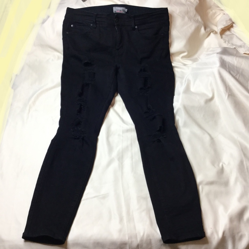 Torrid Bombshell Skinny Destructed Black Jeans 12r - image 1